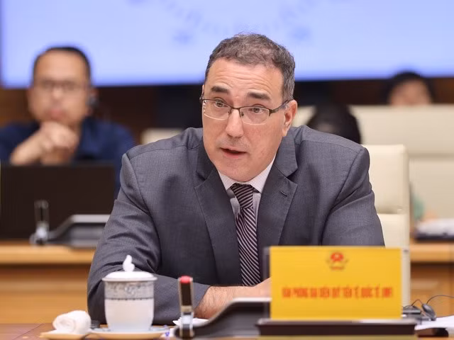 Ông Francois Phainchaud, Trưởng đại diện Văn phòng Đại diện Quỹ tiền tệ quốc tế tại Việt Nam (IMF) cho biết Việt Nam đang phục hồi rất tốt.