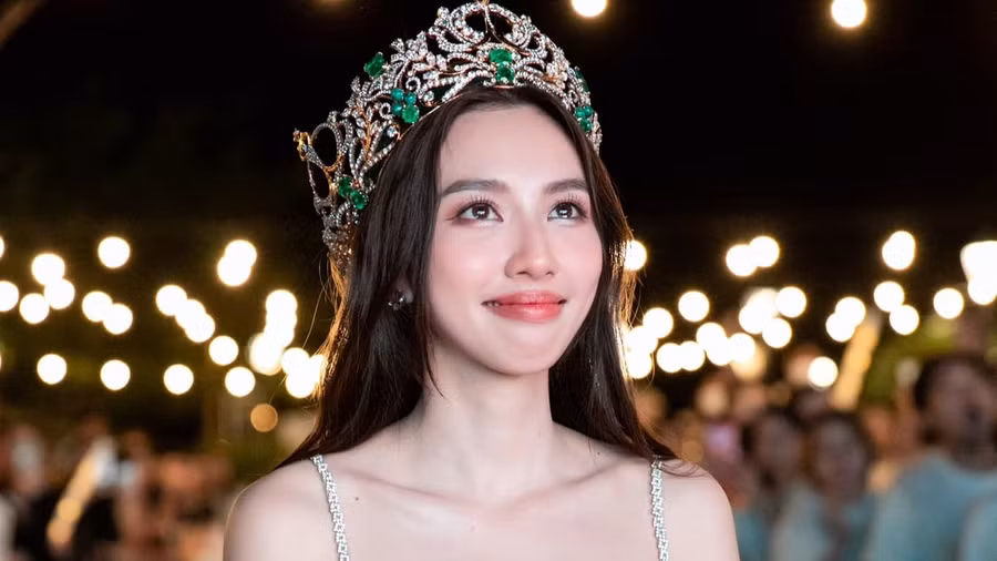 Thùy Tiên khoe nhan sắc rạng rỡ trong buổi giao lưu. Ảnh: FBNV