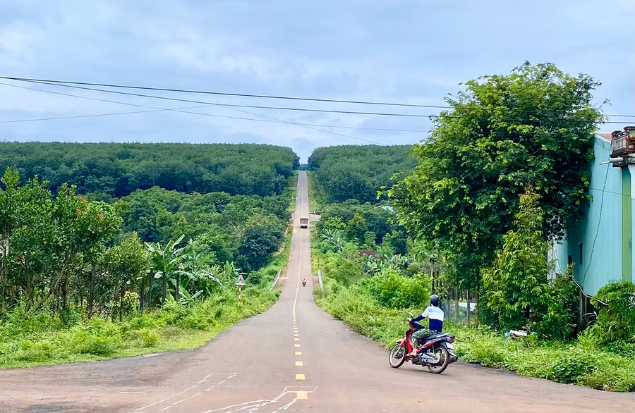 Dự án đường liên xã Ia Krêl-Ia Kla (huyện Đức Cơ) đã hoàn thành 92% khối lượng giúp lưu thông thuận lợi. Ảnh: Hà Duy Dự án đường liên xã Ia Krêl-Ia Kla (huyện Đức Cơ) đã hoàn thành 92% giúp giao thông thuận lợi cho bà con trong vùng. Ảnh: Hà Duy