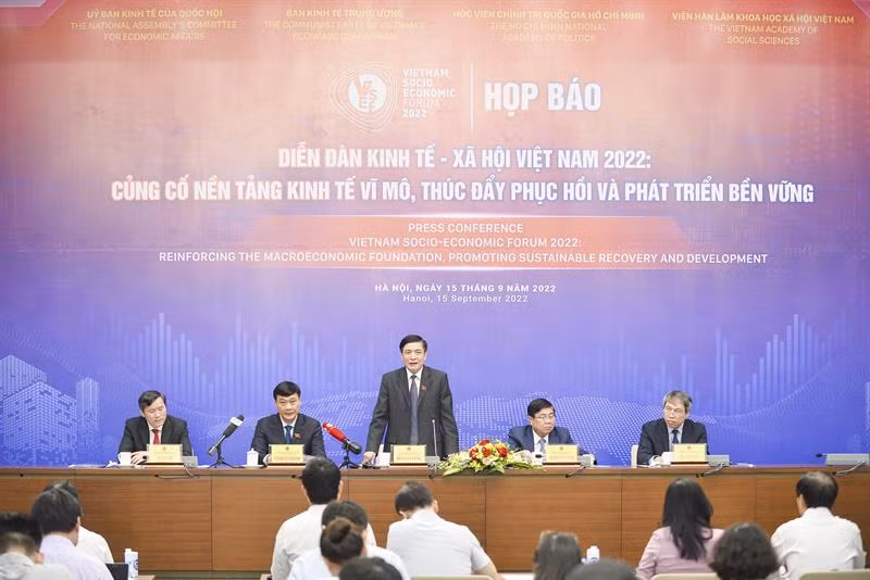Quang cảnh buổi họp báo. Ảnh: Cổng Thông tin điện tử Quốc hội