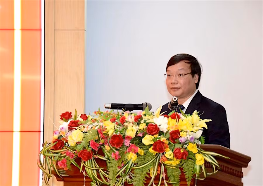 Tân Bí thư Ban cán sự Đảng UBND tỉnh Trương Hải Long phát biểu nhận nhiệm vụ. Ảnh: Đức Thụy