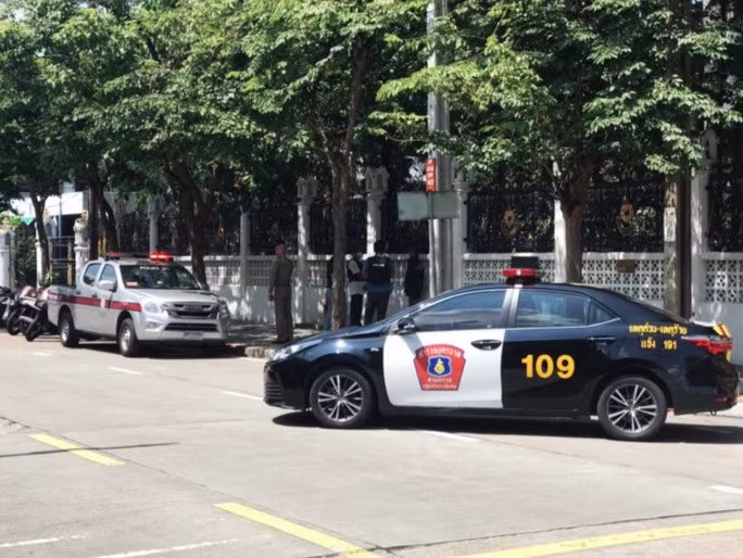 Cảnh sát tới hiện trường vụ xả súng sáng 14-9. Ảnh: The Bangkok Post