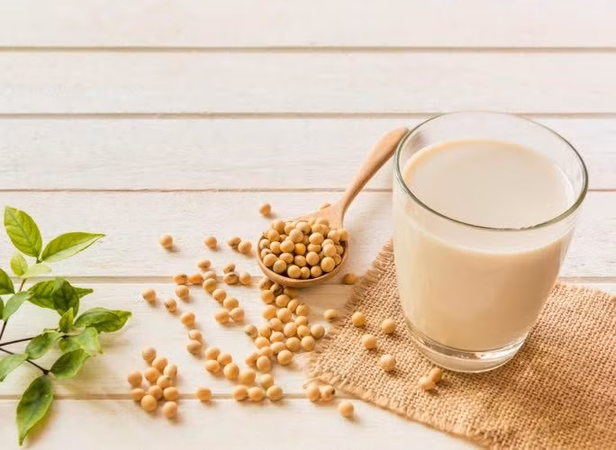 Đậu phụ và đậu nành (như đậu edamame) chứa lượng carb tối thiểu và do đó không gây tăng đột biến lượng đường trong máu. Ảnh: Shutterstock