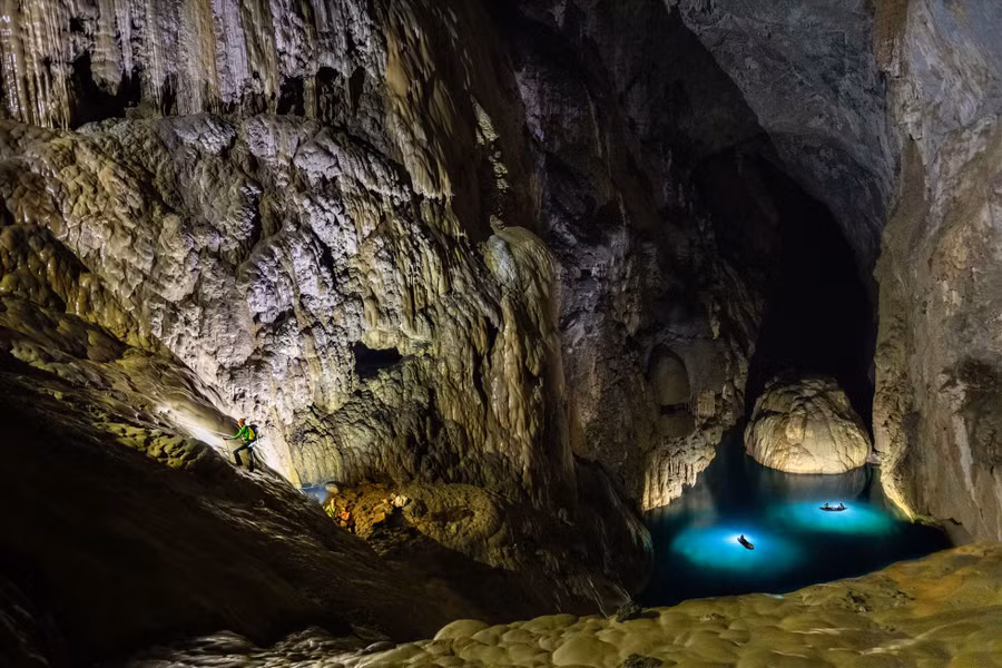 Giá mỗi tour khám phá Sơn Đoòng là 3000 USD/khách. Ảnh: Oxalis Adventure