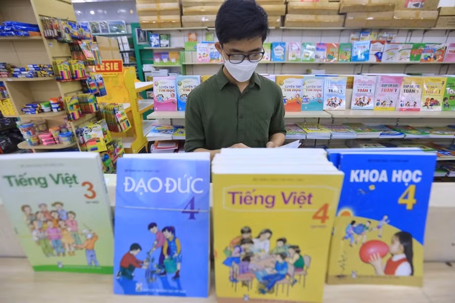  UBKT T.Ư cho rằng, Ban cán sự đảng Bộ Giáo dục - Đào tạo đã thiếu trách nhiệm trong biên soạn, thẩm định, xuất bản, phát hành sách giáo khoa; tổ chức kỳ thi tốt nghiệp THPT quốc gia năm 2018 và năm 2021... Ảnh: UBKTTW.VN