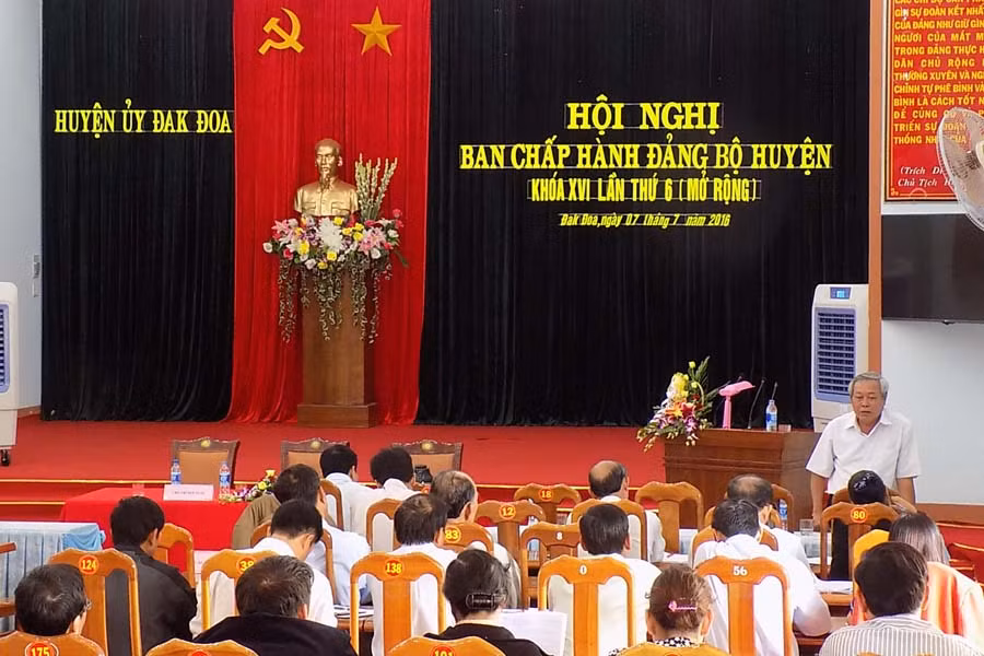  Hội nghị Ban Chấp hành Đảng bộ huyện Đak Đoa. Ảnh: T.N