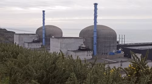 Nhà máy điện hạt nhân Flamanville ở tây bắc Pháp. Ảnh: Reuters