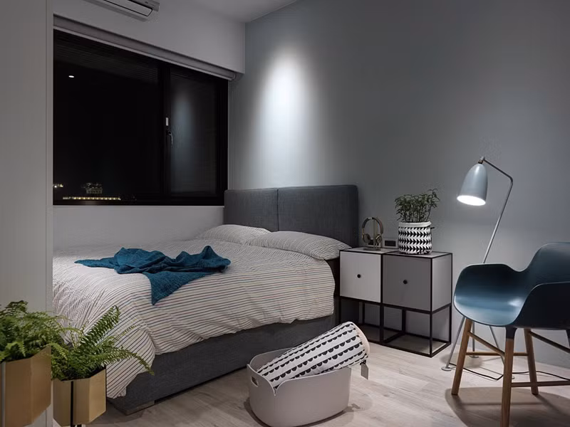Phòng ngủ của khách có giường đặt gần cửa sổ, để khách có thể nhìn khung cảnh bên dưới từ trên tầng cao. Căn phòng này sau này có thể trở thành phòng trẻ em