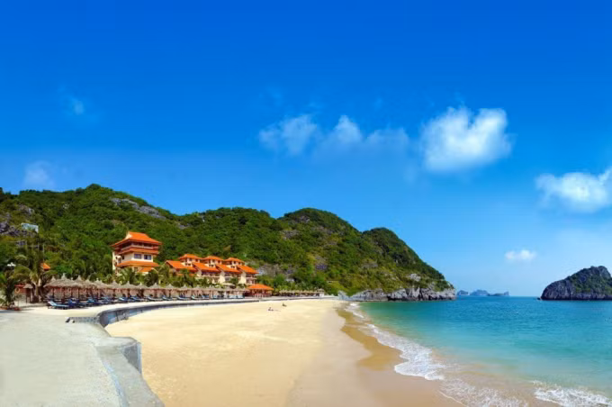  Biển Đồ Sơn Xanh Trong Trong Nắng Hè