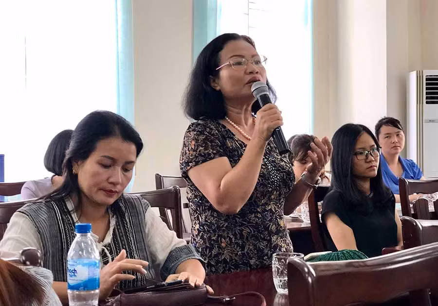 Tiến sĩ Nguyễn Thị Kim Vân-cộng tác viên của Báo Gia Lai bày tỏ tâm tư, góp ý tại Hội nghị. Ảnh: N.T Tiến sĩ Nguyễn Thị Kim Vân- Cộng tác viên của Báo Gia Lai bày tỏ tâm tư, góp ý tại Hội nghị.