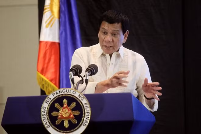 Tổng thống Rodrigo Duterte trong một buổi họp báo.