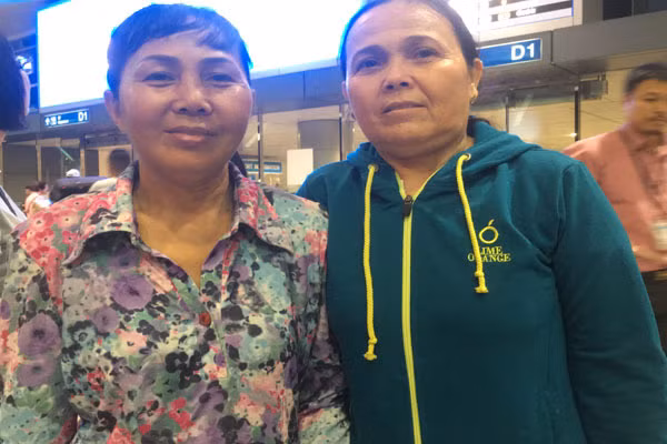 Chị Thanh Nga và em gái Linh Nga gặp nhau sau hơn 44 năm thất lạc. Ảnh: P.T.