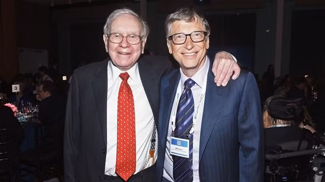 Hai tỷ phú Warren Buffett (trái) và Bill Gates (phải). Ảnh: Inc