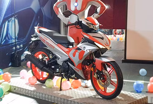 Phiên bản Ultraman chỉ được sản xuất số lượng giới hạn 100 xe Phiên bản Ultraman chỉ được sản xuất số lượng giới hạn 100 xe