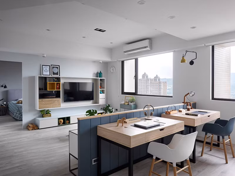 Đèn bố trí cách đều nhau, đảm bảo rằng ngôi nhà sẽ không bao giờ bị ảm đạm hoặc thiếu sáng.