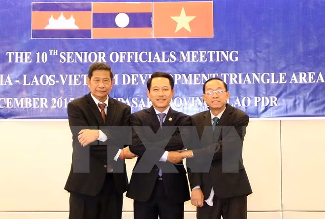 Các trưởng đoàn tại Hội nghị SOM tăng cường hợp tác thúc đẩy Tam giác Phát triển tại Lào.
