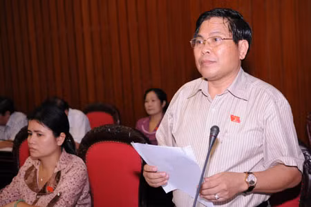 Ông Hà Sơn Nhin- Ủy viên Ban Chấp hành Trung ương Đảng, Bí thư Tỉnh ủy, Trưởng đoàn đại biểu Quốc hội tỉnh Gia Lai đã phát biểu ý kiến