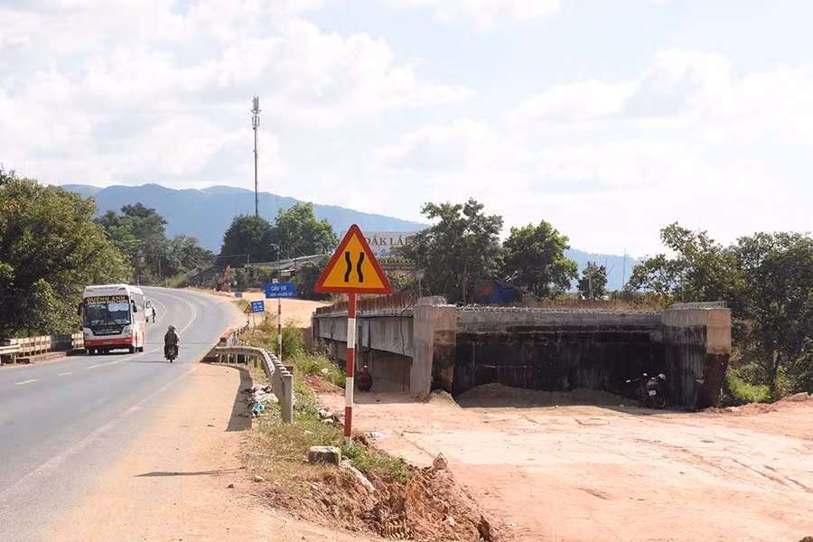 Cầu 110 cơ bản xây dựng đã hoàn thành. Ảnh: N.S