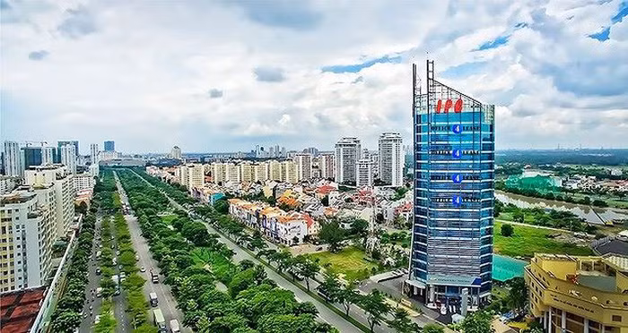 Ông Tề Trí Dũng, Tổng Giám đốc Công ty TNHH MTV phát triển công nghiệp Tân Thuận bị tạm đình chỉ công tác do các liên quan và chịu trách nhiệm trực tiếp đối với hành loạt sai phạm của công ty này.