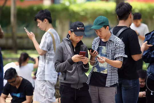 Hàng chục triệu thuê bao 11 số đã được chuyển về 10 số. Ảnh: HOÀNG TRIỀU