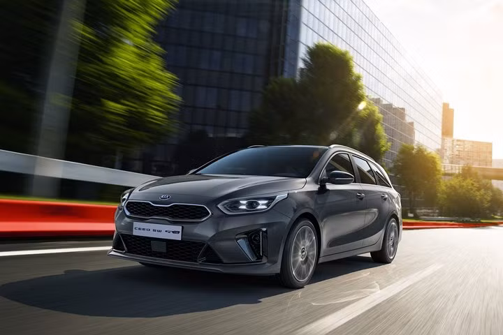 Hatchback là một trong những kiểu dáng xe được ưa chuộng nhất tại châu Âu và đó là lý do tại sao Kia đã giới thiệu phiên bản Ceed GT-Line tại triển lãm Paris Motor Show 2018 (Triển lãm ô tô Paris 2018).