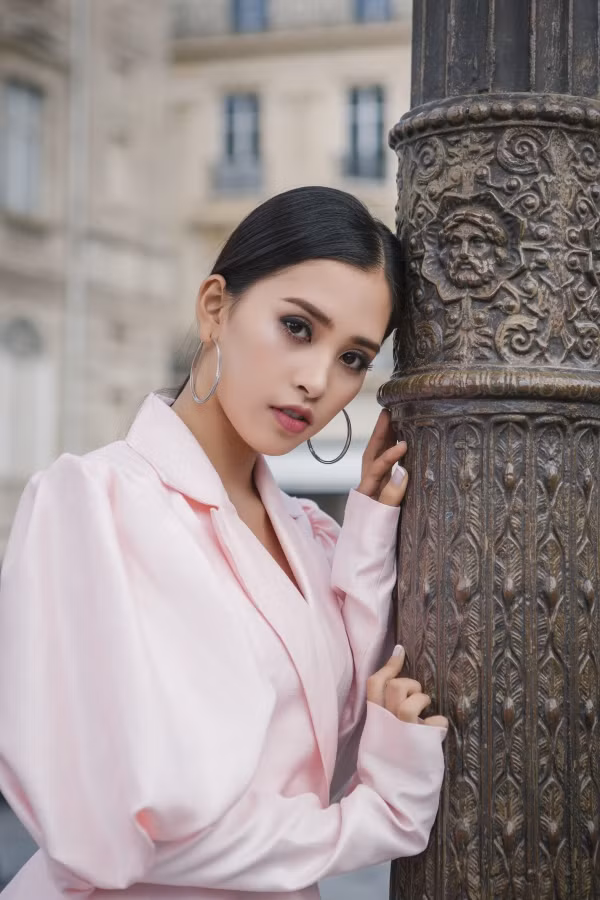 Trở về từ Pháp, Tiểu Vy chính thức nhập học, trở thành sinh viên. Cô trúng tuyển ngành Quản trị Kinh doanh thuộc Chương trình liên kết Quốc tế giữa Đại học Sunderland (Anh) và Đại học Sư Phạm Kỹ Thuật TP HCM. Trở về từ Pháp, Tiểu Vy chính thức nhập học, trở thành sinh viên. Cô trúng tuyển ngành Quản trị Kinh doanh thuộc Chương trình liên kết Quốc tế giữa Đại học Sunderland (Anh) và Đại học Sư Phạm Kỹ Thuật TP HCM.