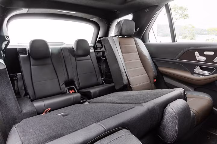  Hàng ghế thứ 3 là tùy chọn Mercedes dành cho khách hàng muốn một chiếc xe 7 chỗ. 