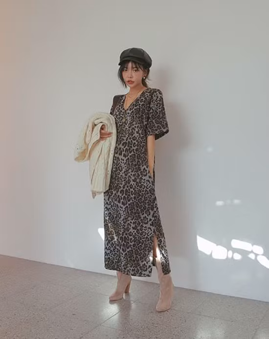 Da beo ở mùa thu đông năm nay không chỉ được xây dựng trên tông nâu đen cơ bản, nhiều gam màu bắt mắt cũng được pha trộn để mang tới sự mới mẻ cho kiểu hoạ tiết cũ.