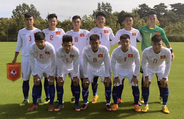 Tuyển U.17 VN trong trận thắng Campuchia