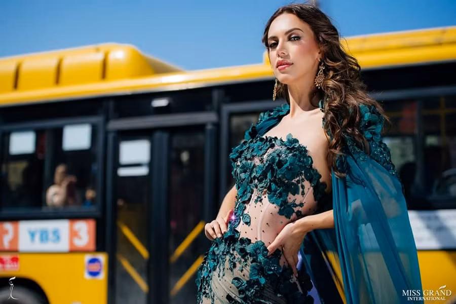 Lezly Diaz đến từ Mexico dẫn đầu tại khu vực châu Mỹ. Như mọi năm, các người đẹp châu Mỹ luôn được đánh giá cao tại đấu trường sắc đẹp. Lezly Diaz đến từ Mexico dẫn đầu tại khu vực châu Mỹ. Như mọi năm, các người đẹp châu Mỹ luôn được đánh giá cao tại đấu trường sắc đẹp.