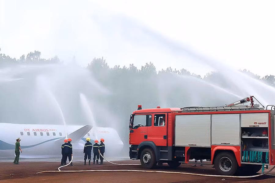 Diễn tập phòng cháy chữa cháy và tìm kiếm cứu nạn tai nạn hàng không tại xã Ia Dêr (huyện Ia Grai). Ảnh: Đ.T