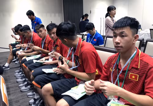 Các tuyển thủ U.17 VN trên đất Nhật Bản