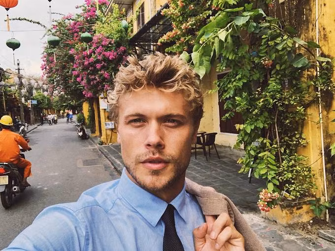  Christopher Mason tiết lộ anh đã có khoảng thời gian tuyệt vời tại Việt Nam, đây cũng là lần đầu tiên anh tới Hội An. Chàng trai Mỹ này từng gây sốt khi xuất hiện trong MV Hands to Myself đình đám năm 2016 của Selena Gomez. Ảnh: Christopher Mason.
