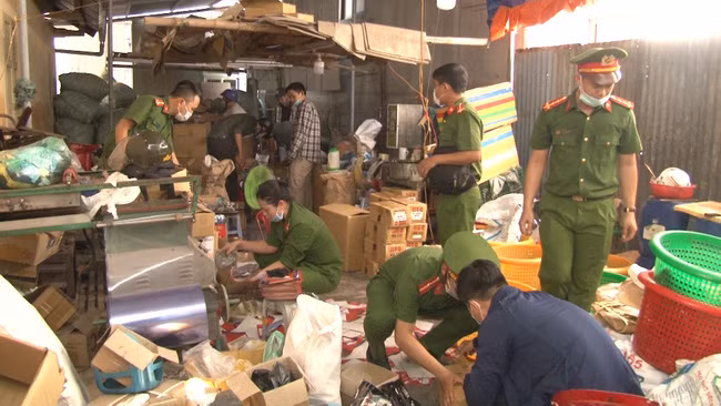 Các cơ sở của ông Nguyễn Đức Thạnh đã sản xuất lượng lớn phụ tùng xe mô tô giả mạo các thương hiệu như Honda, Yamaha. Ảnh: C.Q.