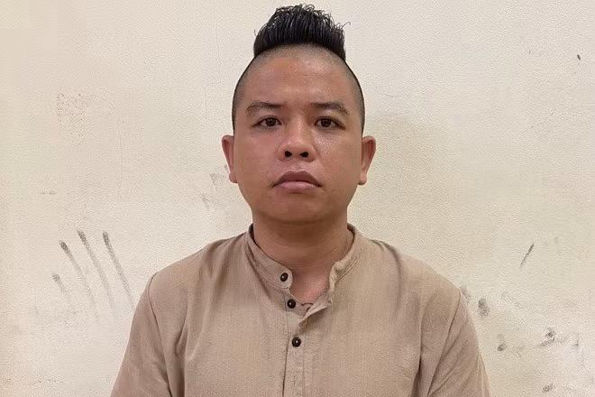Dương Minh Tuyền tại Cơ quan CSĐT Công an thành phố Ninh Bình. Ảnh: NT