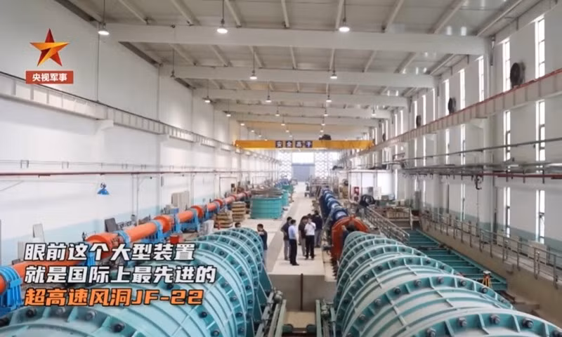 Đường hầm gió siêu tốc JF-22 của Trung Quốc đang được xây dựng ở quận Hoài Nhu, Bắc Kinh, năm 2021. Ảnh chụp màn hình CCTV