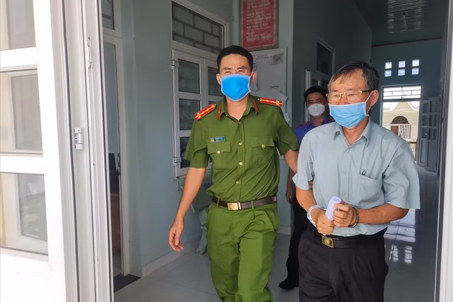 Bị can Phí Văn Thành lúc bị bắt. Ảnh: VKS