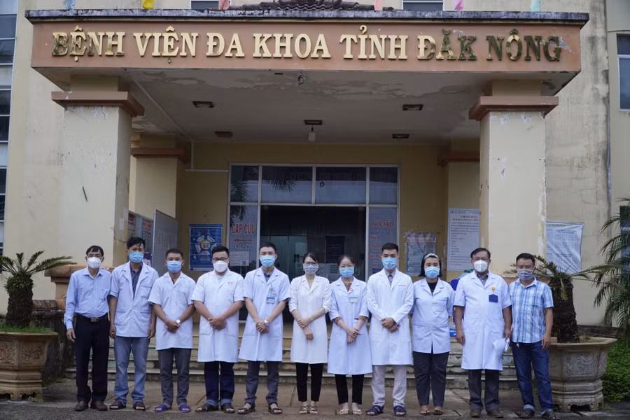 Các y, bác sĩ của bệnh viện Đa khoa tỉnh Đắk Nông đến TP.HCM tham gia chống dịch Covid-19. Ảnh: Thanh Quân