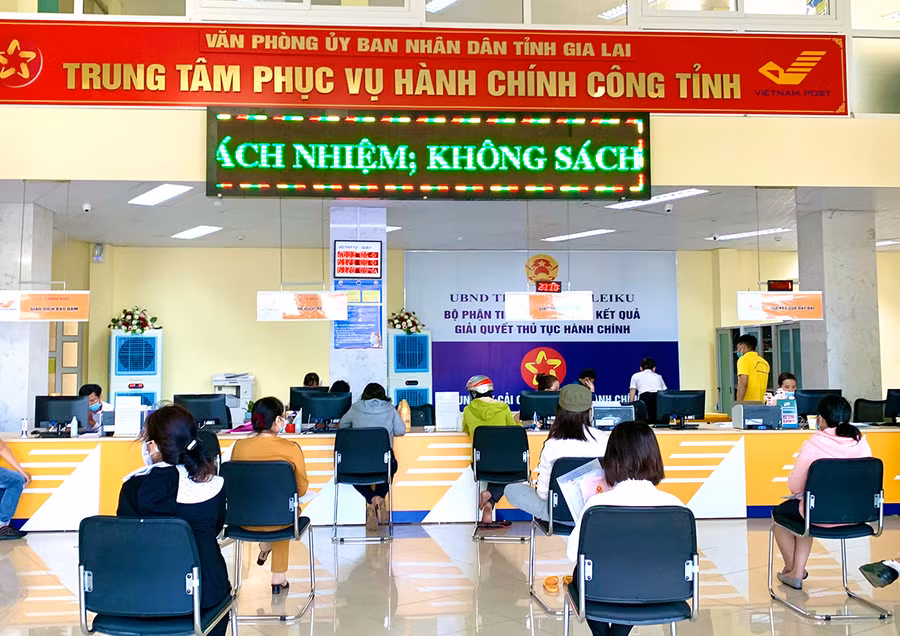  Sở Công Thương thực hiện tiếp nhận hồ sơ giải quyết TTHC và trả kết quả thông qua dịch vụ Bưu chính công ích. Ảnh: Hà Duy
