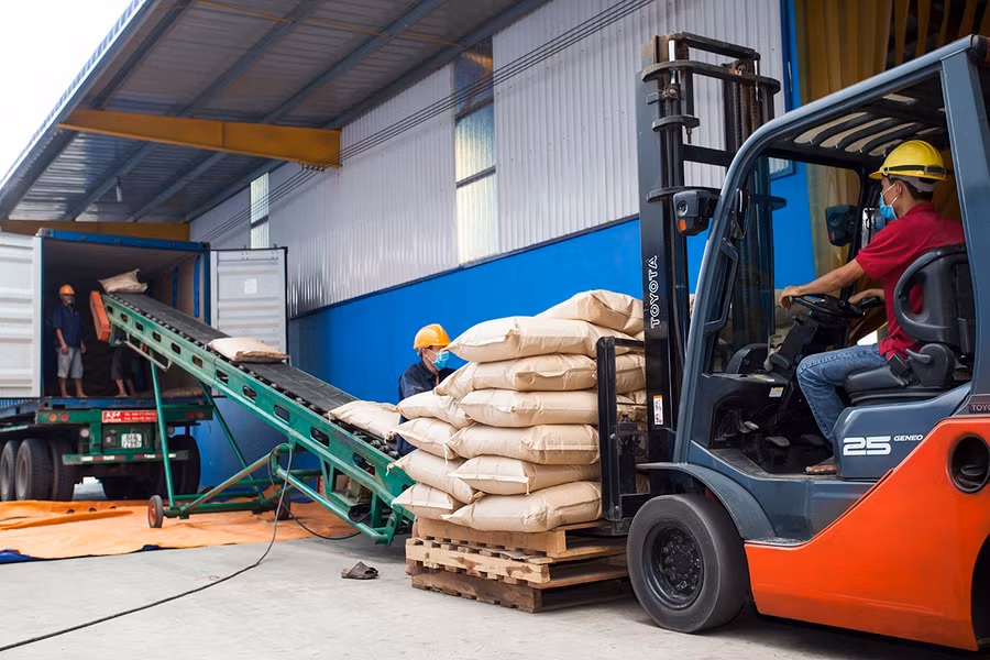  Kho cà phê xuất khẩu của Công ty TNHH Vĩnh Hiệp (TP. Pleiku). Ảnh: Trần Bình Định