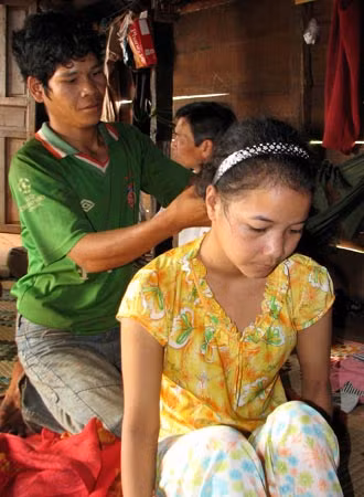 Siu Blom và anh Đinh Kring. Ảnh: Cao Nguyên Siu Blom và anh Đinh Kring. Ảnh: Cao Nguyên