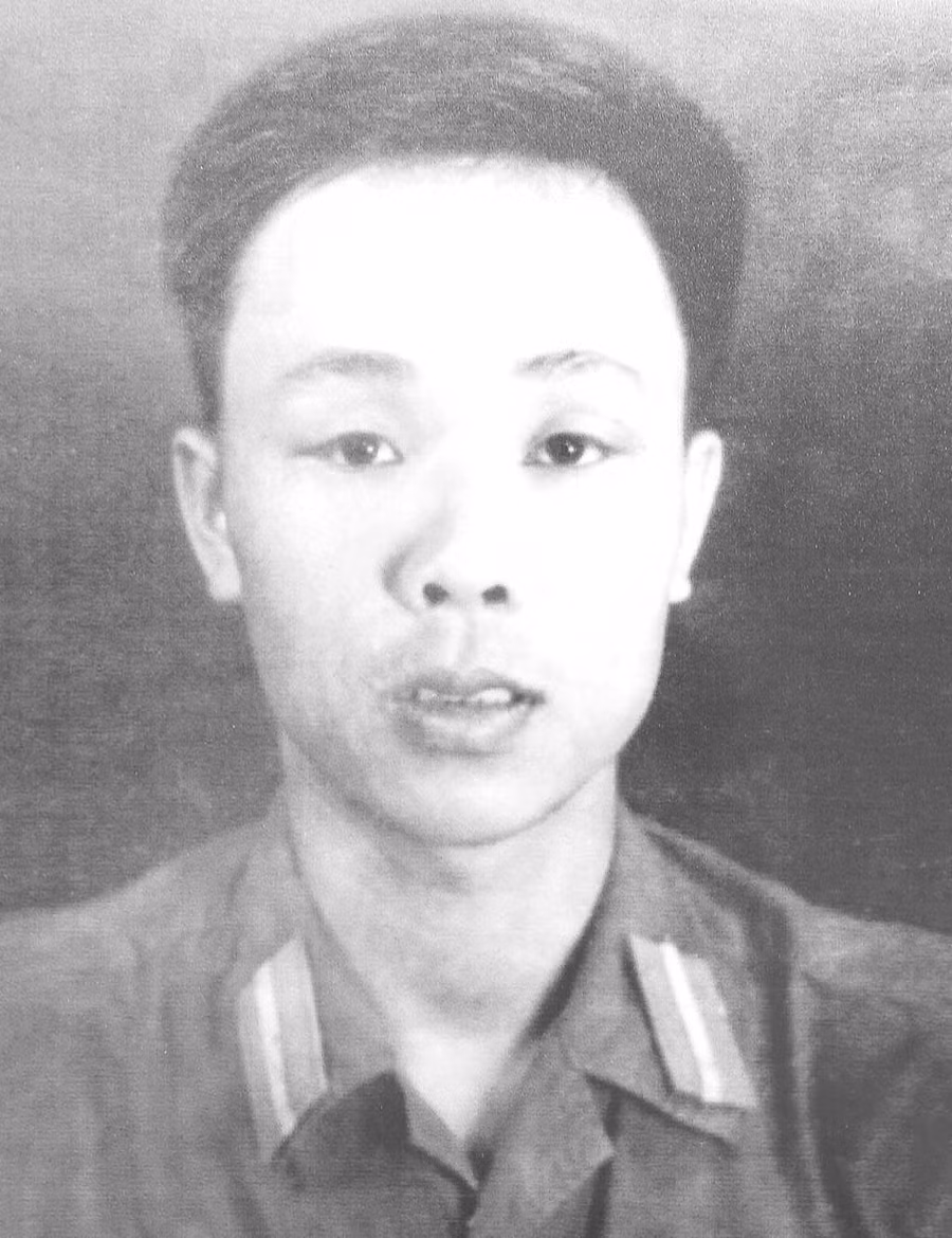Trung úy - học viên Trần Văn Thùy Sinh ngày: 4.7.1952 Nhập ngũ: 28.8.1971 Quê quán: Quảng Tiến, Quảng Trạch, Quảng Bình Hy sinh: 18.2.1979