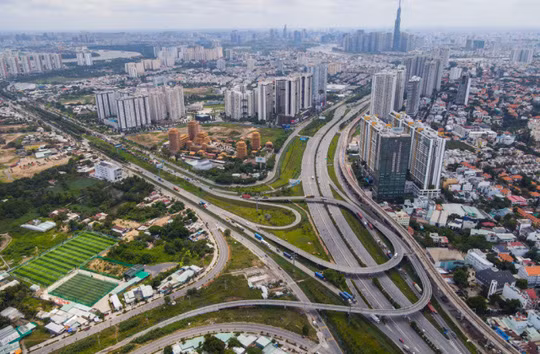 Thị trường bất động sản phía Đông TP HCM dọc theo Xa lộ Hà Nội và tuyến metro số 1 Bến Thành - Suối Tiên. Ảnh: VnExpress