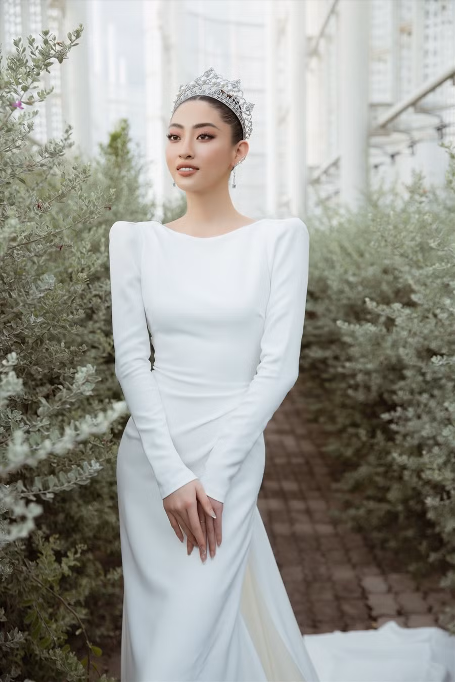 Suốt 2 năm nhiệm kỳ, Lương Thùy Linh là cái tên nổi bật ở nhiều lĩnh vực khác nhau. Người đẹp ghi dấu tại đấu trường nhan sắc Miss World 2019 với thành tích top 12 và gặt hái nhiều thành công khi lấn sân sang lĩnh vực người mẫu. Ảnh: Sen Vàng