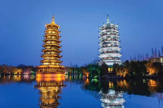 Nhật Nguyệt song tháp