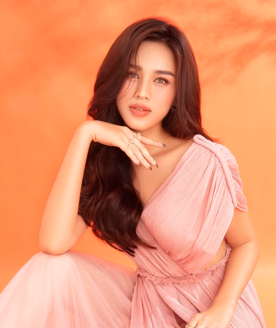 Nhiều người hâm mộ kỳ vọng Đỗ Thị Hà giành được thành tích cao tại cuộc thi. Ảnh: FBNV