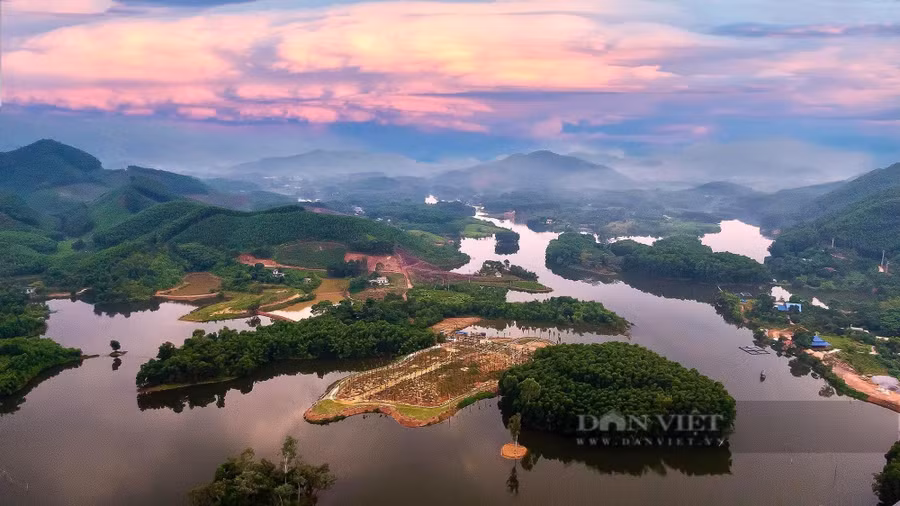 Hồ Ghềnh Chè là điểm đến du lịch hấp dẫn cho du khách muốn tham quan, trải nghiệm du lịch sinh thái cộng đồng. Du lịch Thái Nguyên. Ảnh: Hà Thanh