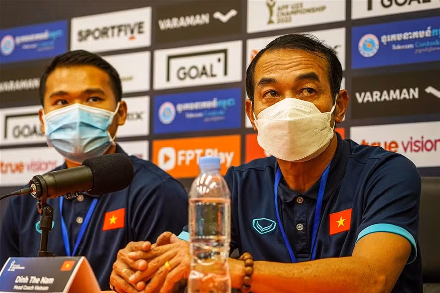 Huấn luyện viên Đinh Thế Nam không tiết lộ chiến thuật đấu U23 Thái Lan. Ảnh: VFF