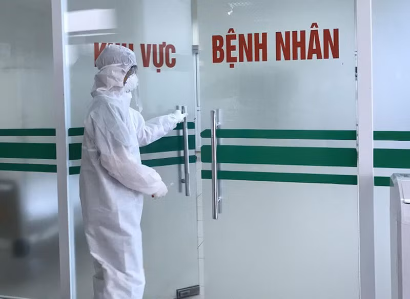 Bộ Y tế cho biết đến nay hơn 2,1 triệu bệnh nhân COVID-19 tại Việt Nam đã khỏi; trong số các ca đang điều trị có hơn 2.800 trường hợp nặng.