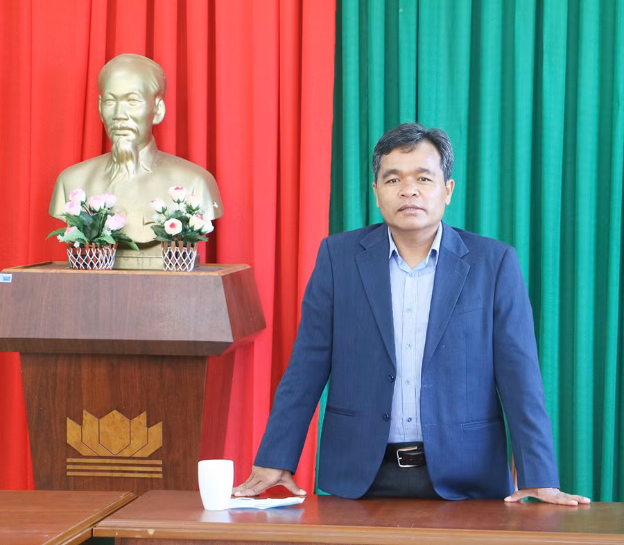 Bí thư Tỉnh ủy Hồ Văn Niên phát biểu chỉ đạo tại buổi làm việc. Ảnh: Quang Tấn